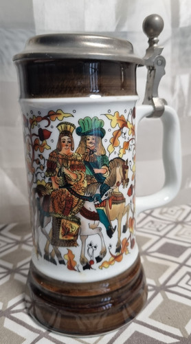 Schöner keramik bierkrug - schöner, mit